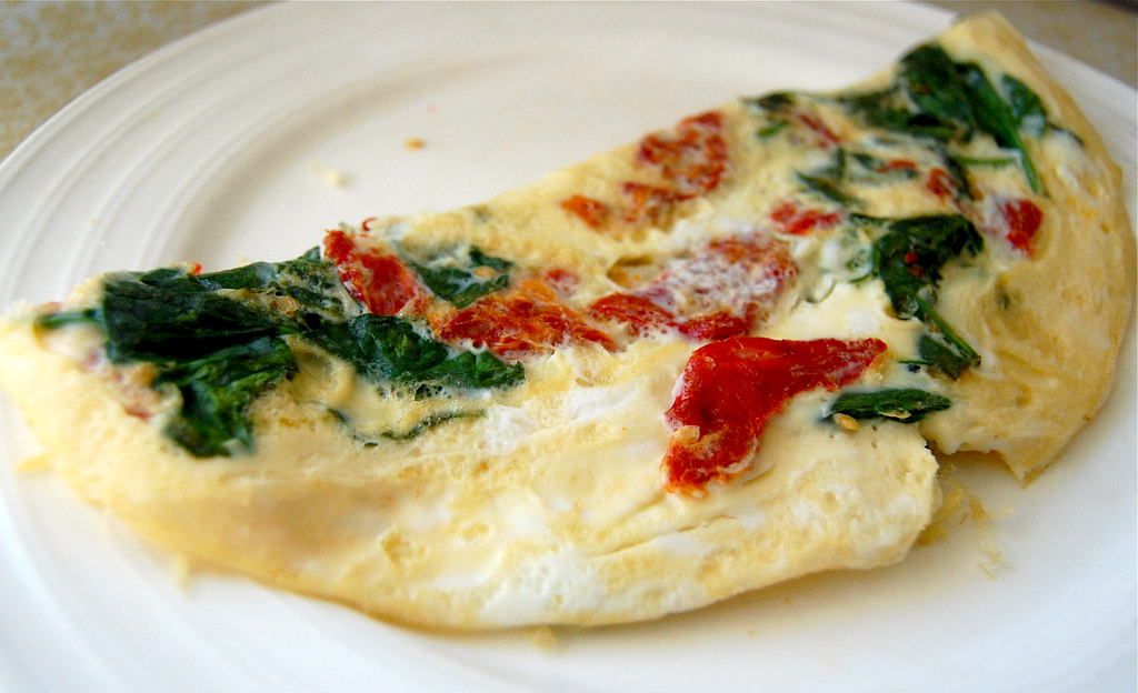 Spinach and Oven-Roasted Tomato Omelet - Food Republic