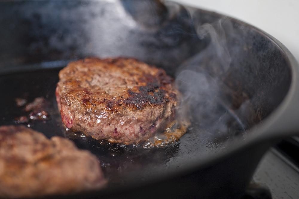 Make Burgers In A CastIron Skillet Food Republic