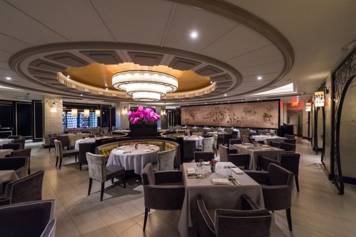 La Chine's main dining room in the Waldorf Astoria New York. (Photo: Daniel Krieger.)