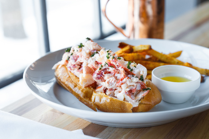 Chesapeake & Maine - Lobster Roll 3