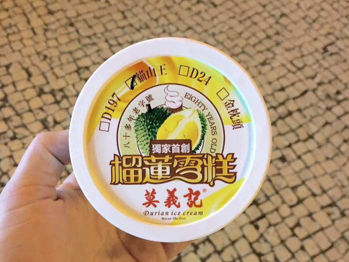 It would be hard for you to pass Mok Yee Kei without taking in a whiff of their durian desserts. (Photo: Shannon Troy.)