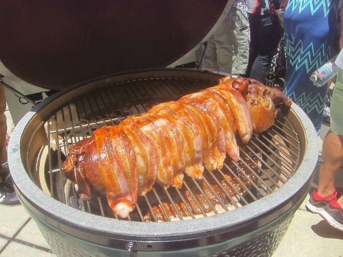 Pig-on-the-grill