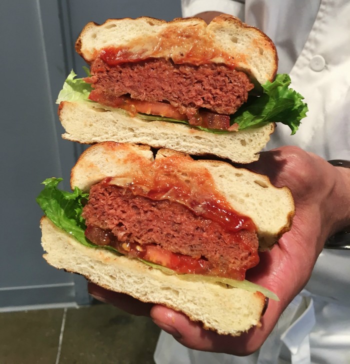 The Beyond Burger looks like a beef burger at first glance. (Photo: Tiffany Do.)