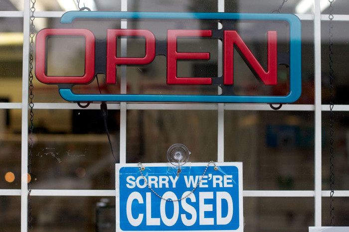 closing a restaurant sign