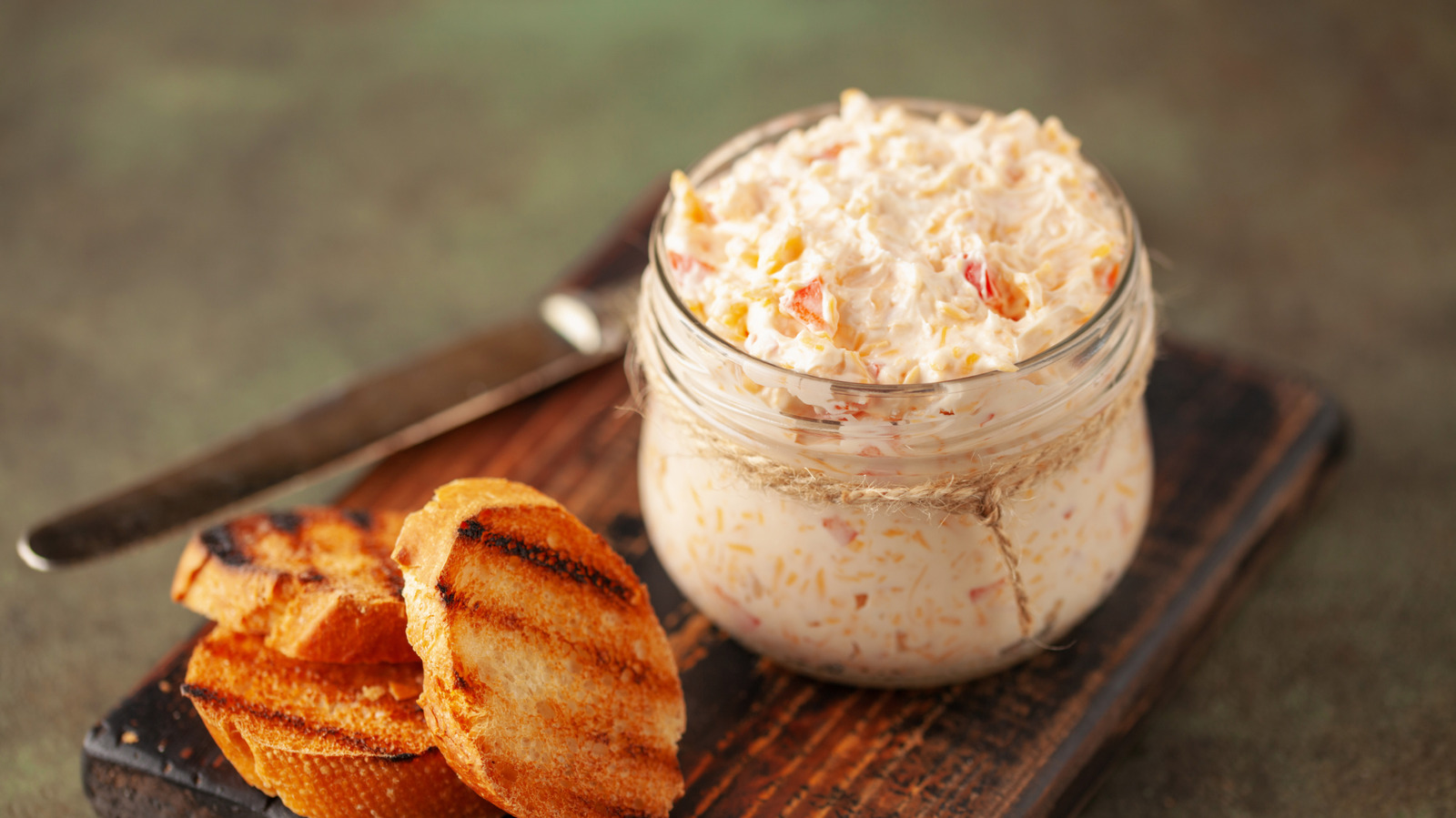 10 Amazon Best-Selling Cheese Dips Worth Buying, According To Customers