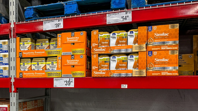 Member's Mark infant formula beside the name brand alternative