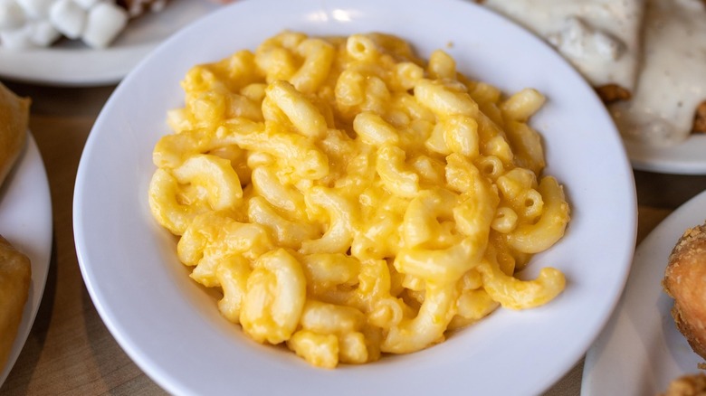 Bowl of Golden Corral Buffet & Grill mac and cheese