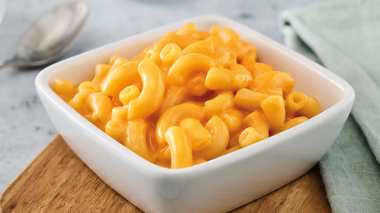 Small dish of Red Robin Mac 'N' Cheese