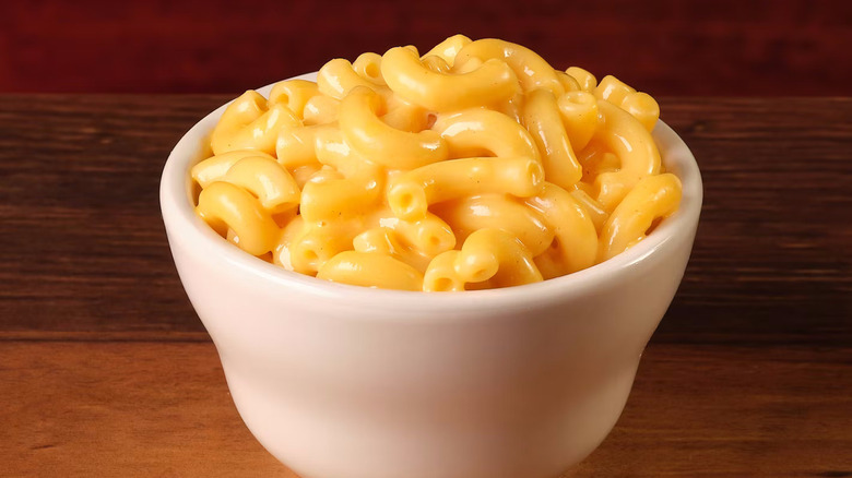 Bowl of Texas Roadhouse mac and cheese