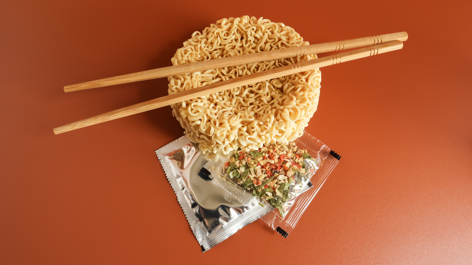 <a href="https://www.foodrepublic.com/2124686/clever-ways-transform-instant-ramen/" target="_blank">10 Clever Ways To Transform Instant Ramen, According To Chefs</a>