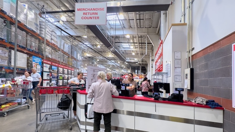 Costco merchandise return counter