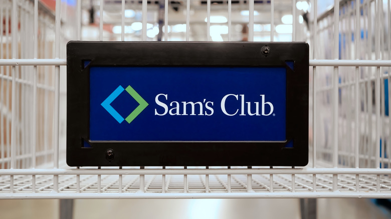Sam's Club placard on a shopping cart