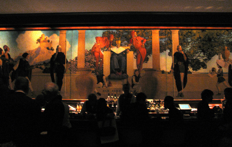 10 Legendary New York City Bars You Must Visit Before You Die