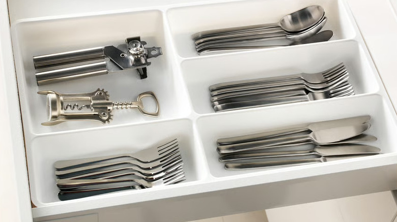 Organized flatware in STÖDJA trays