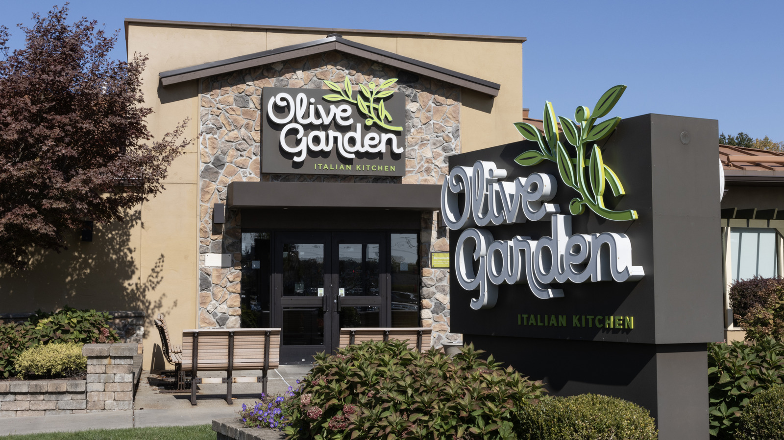 10 Olive Garden Hidden Gems You Should Order