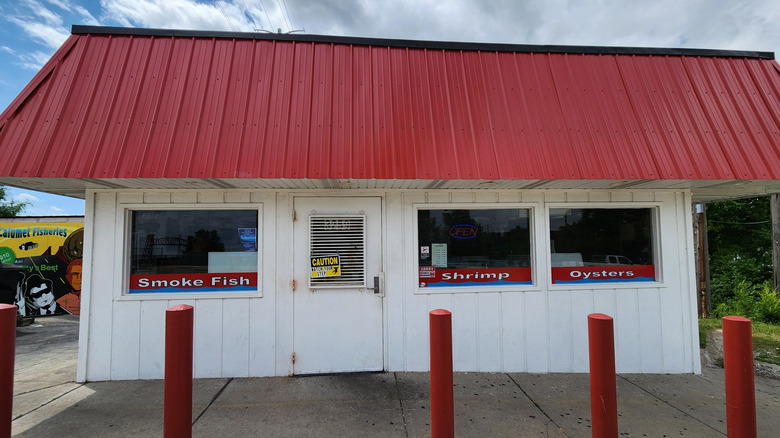 Exterior of Calumet Fisheries restaurant in Chicago, Illinois