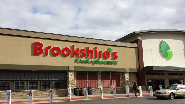 Exterior of a Brookshire's