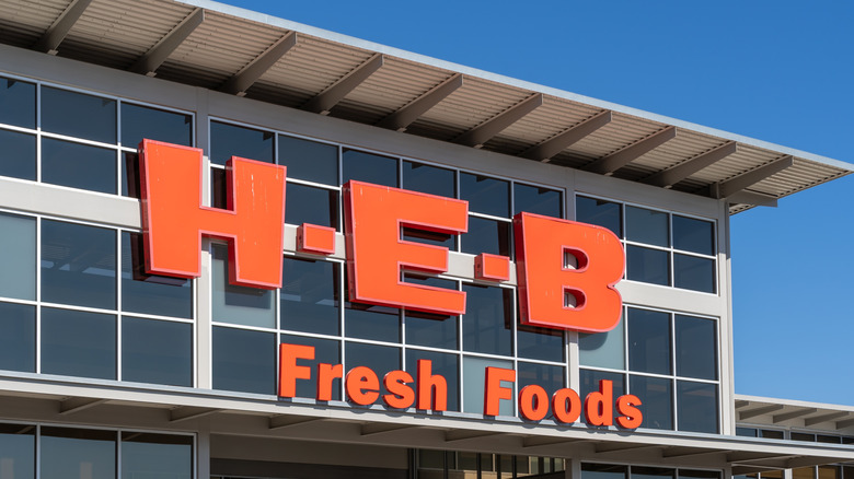 Exterior of a H-E-B supermarket