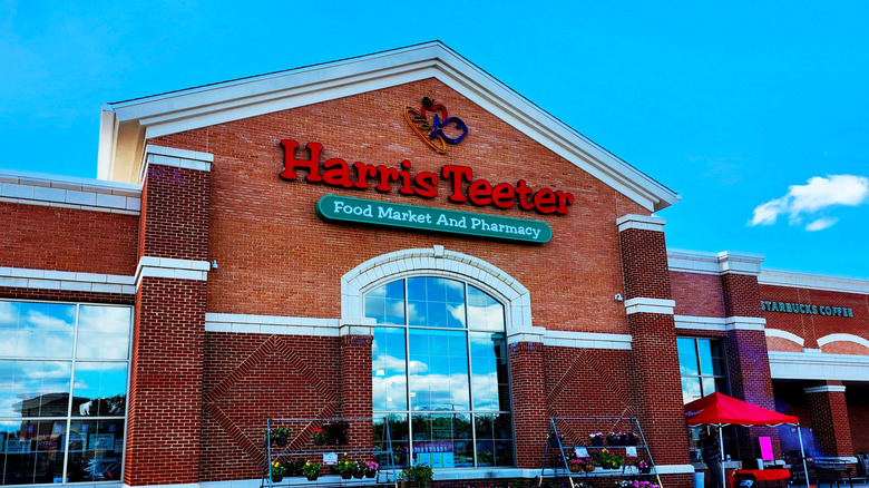 Exterior of a Harris Teeter supermarket