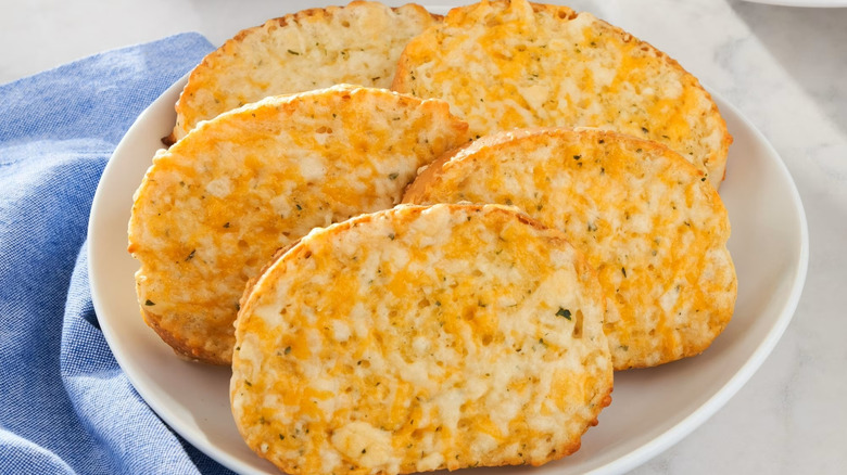 A plate of Great Value Cheese Texas Toast.