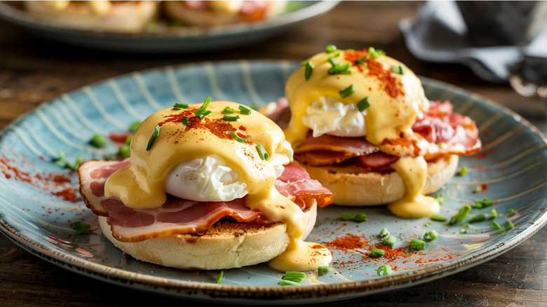 Eggs benedict topped with spices