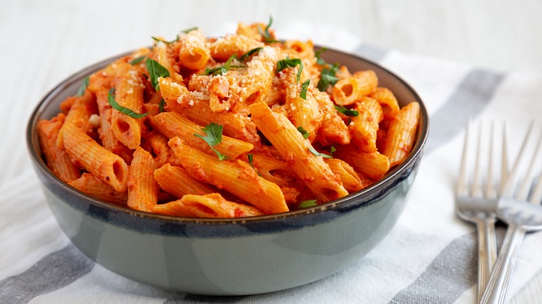 penne alla vodka in bowl