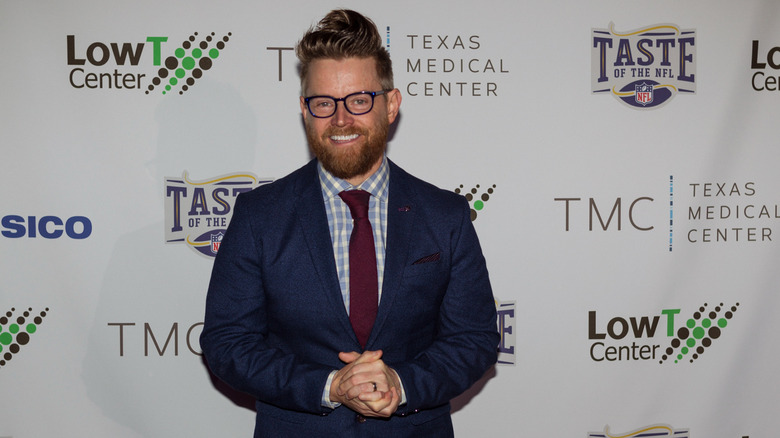 Richard Blais posing for cameras at an event