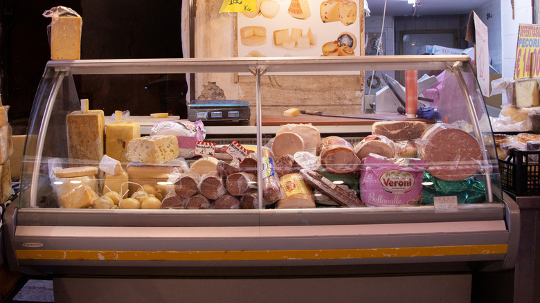 Deli display