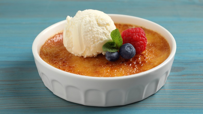 creme brulee ice cream berries