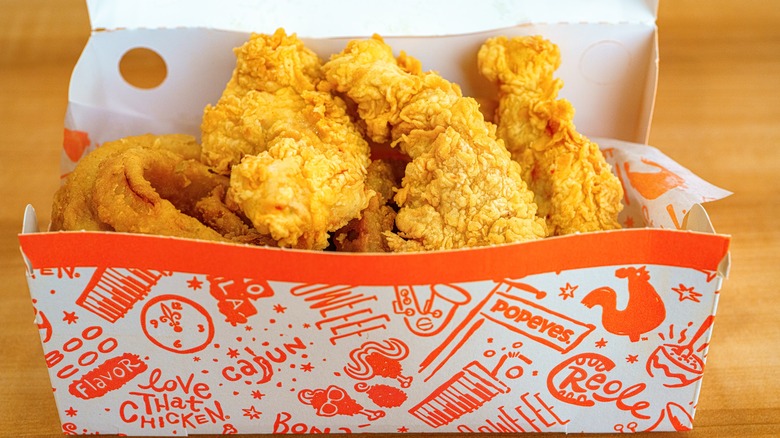 Box of Popeyes chicken