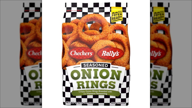 A bag of Checkers/Rally's Seasoned Onion Rings.