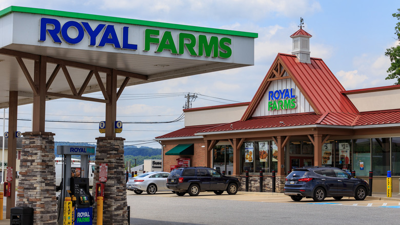 A Royal Farms gas station from outside