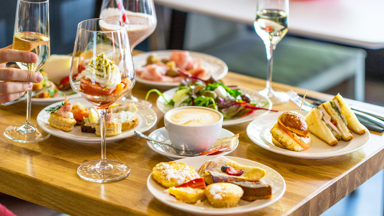 Elegant dishes for lunch