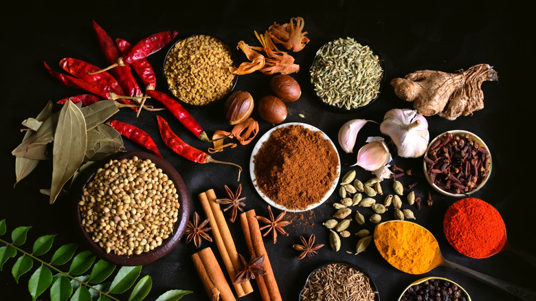 Collection of whole and ground spices