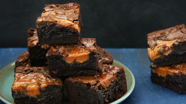 plate of brownies