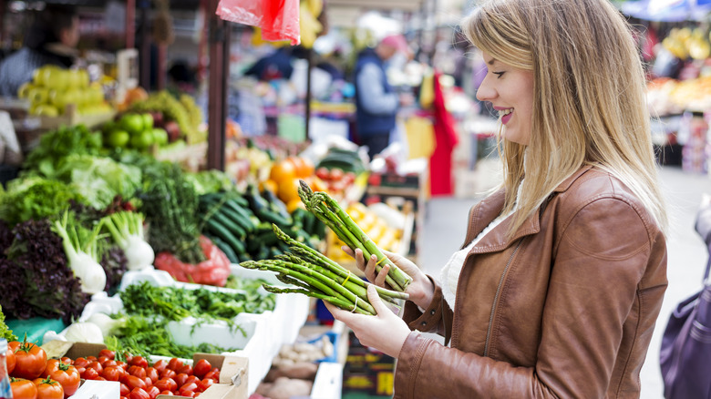 woman shopping for produce