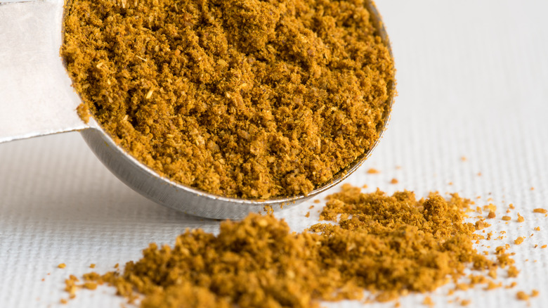 sccop of Ras el Hanout