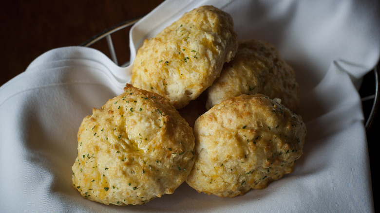 Cheddar Bay biscuits