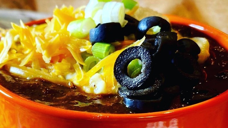 chili with black olives