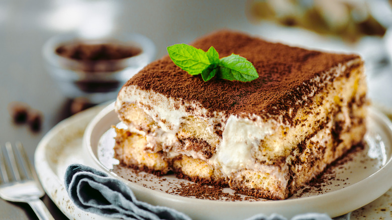 Tiramisu on saucer