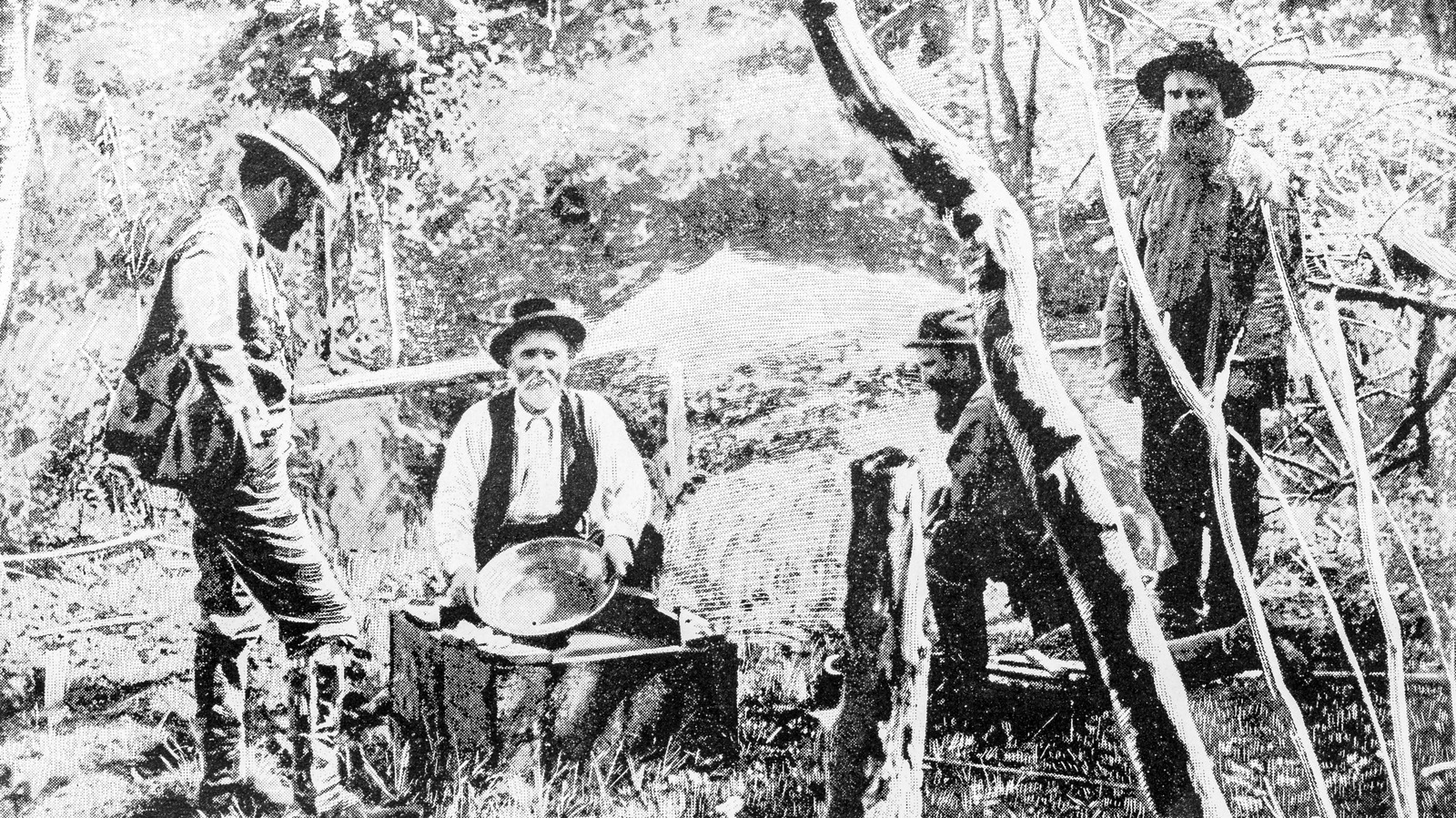 <a href="https://www.foodrepublic.com/2275323/what-did-prospectors-eat-during-california-gold-rush/" target="_blank">12 Foods Prospectors Ate During The California Gold Rush</a>