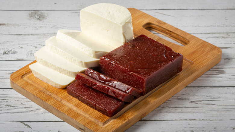 Slices queso blanco and guava paste.