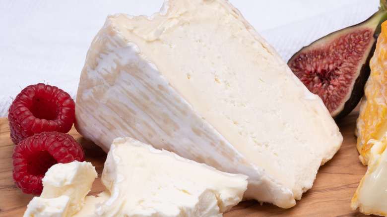 Délice de Bourgogne and raspberries.