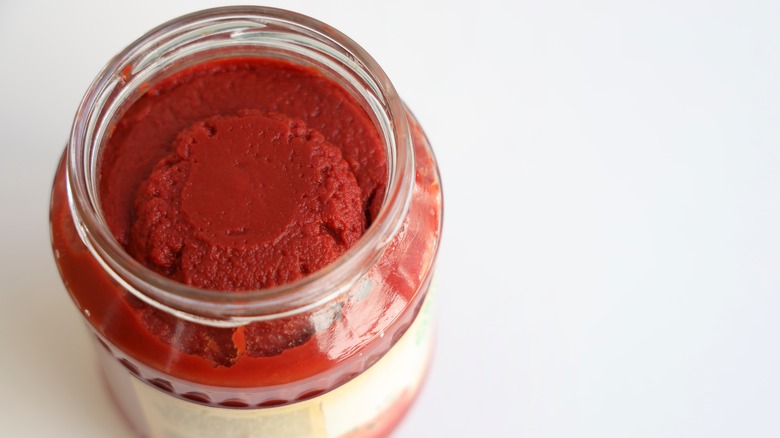 Jar of tomato sauce