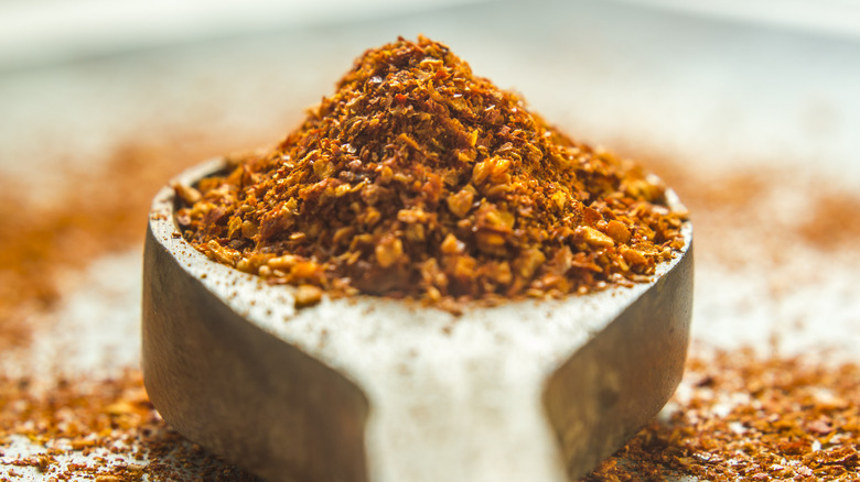 spoon of cinnamon