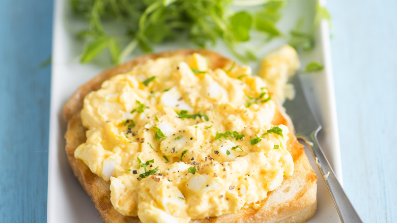 egg salad on toast