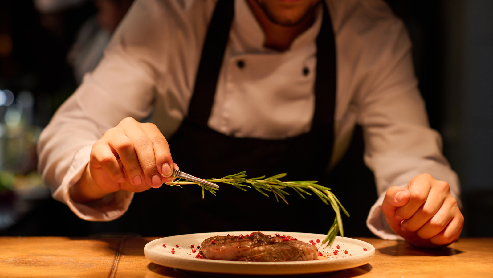 <a href="https://www.foodrepublic.com/1894622/chain-steakhouses-not-worth-price-tag/" target="_blank">12 Steakhouse Chains That Are Way Overpriced</a>