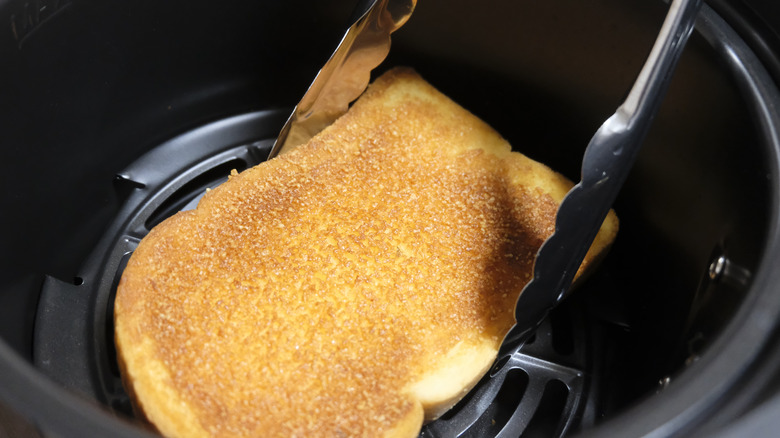 toast in an air fryer