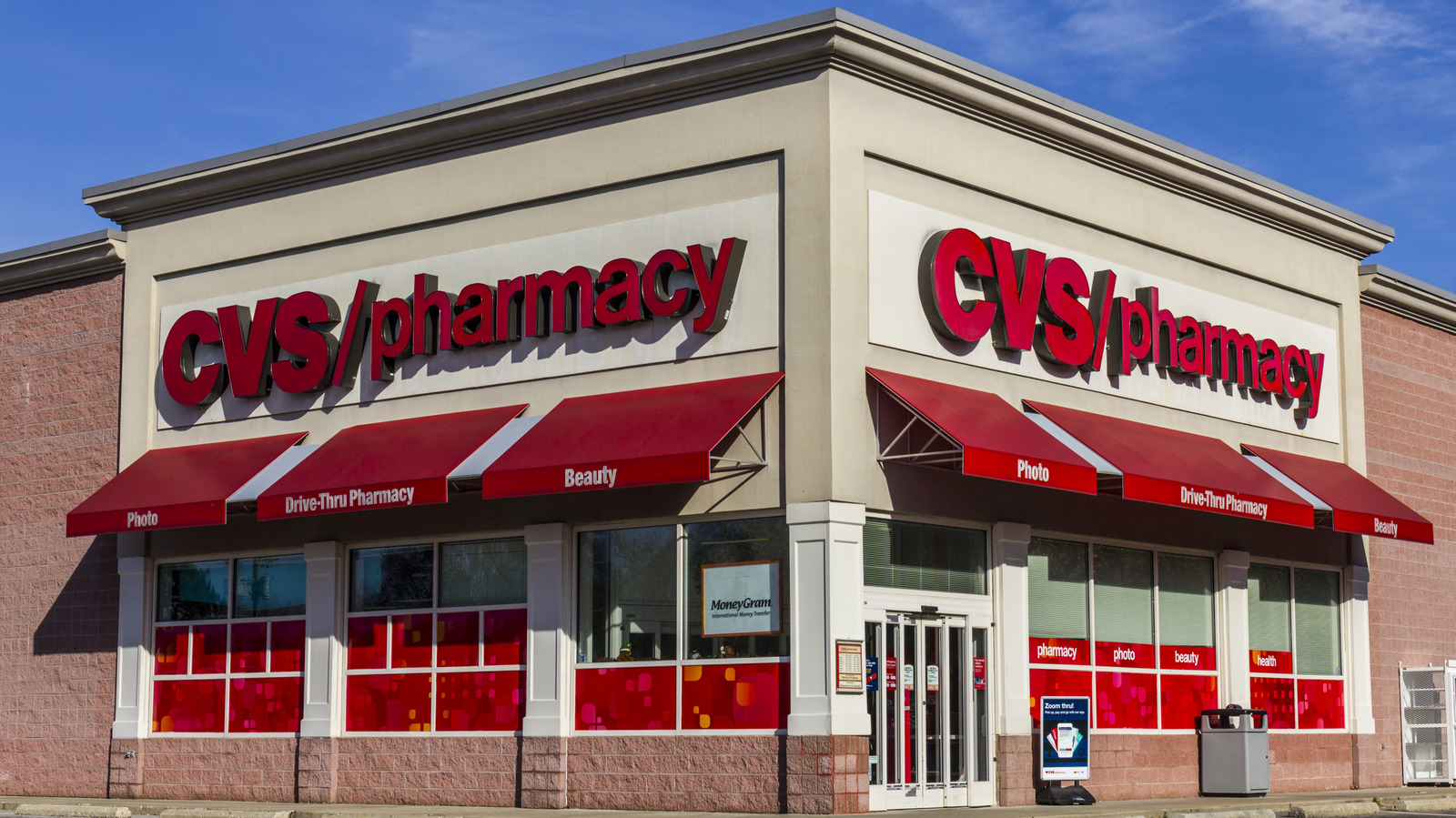 <a href="https://www.foodrepublic.com/2213368/foods-should-always-buy-at-cvs/" target="_blank">13 Best Foods To Buy At CVS, According To Customers</a>