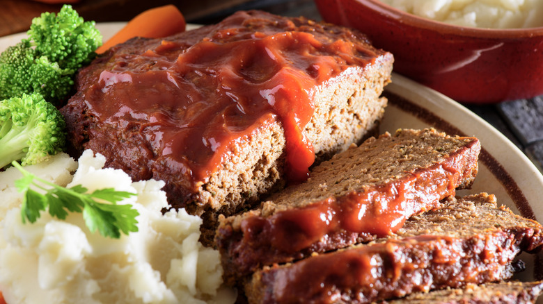 Meatloaf with broccoli and mashed potatoes